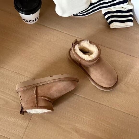 UGG Women's Classic Ultra Mini Boots - Picture 4 of 6